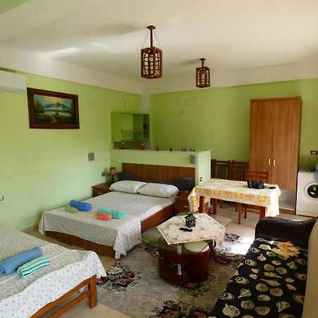 Guesthouse Aleksander Berat Kültér fotó