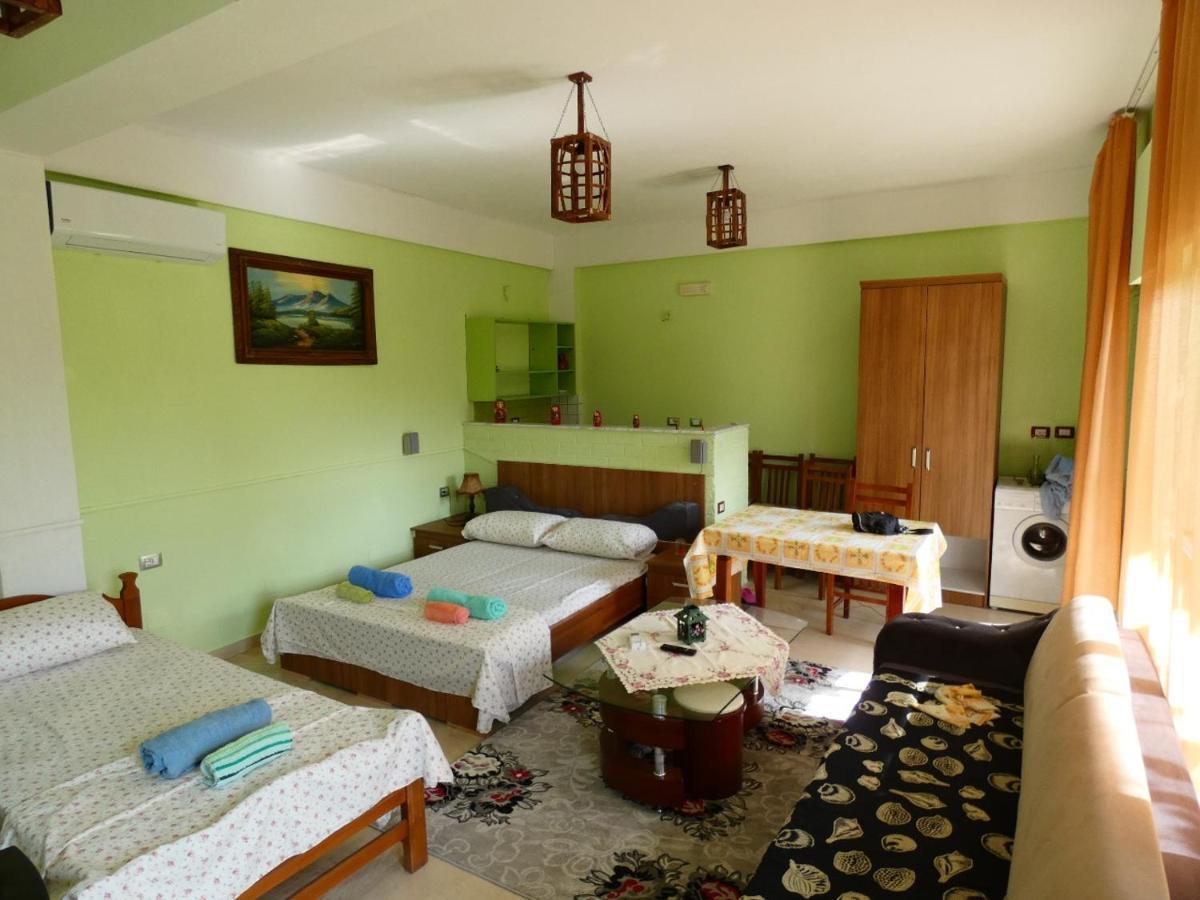 Guesthouse Aleksander Berat Kültér fotó