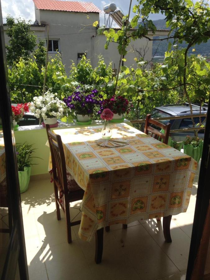 Guesthouse Aleksander Berat Kültér fotó